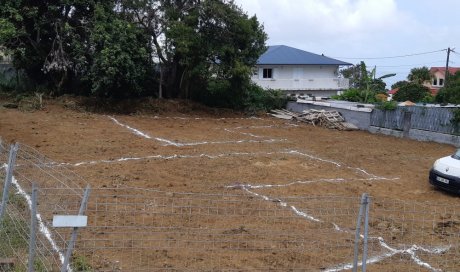 Terrassement de terrain pour construction d'une villa au Tampon