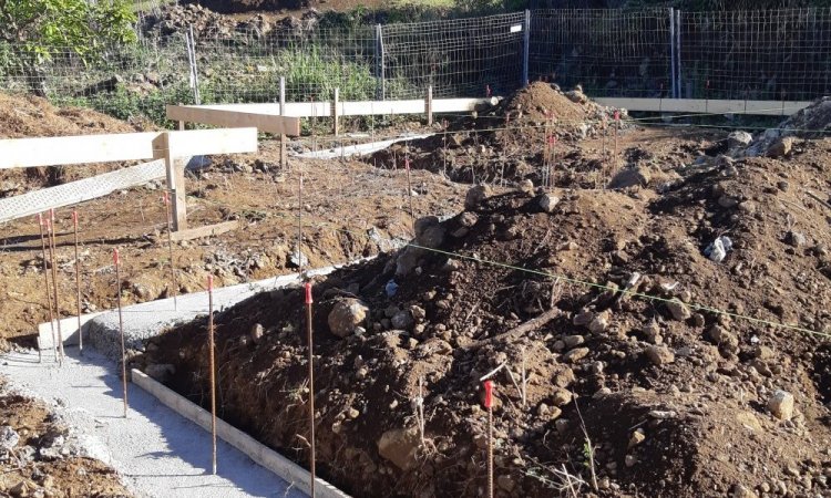 Terrassement de terrain pour construction d'une villa au Tampon